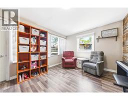 546 MOHAWK Road E - 15