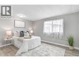 17 FAIRVIEW Crescent - 16