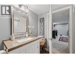 115 MILTON SEILER Crescent - 36