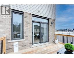 4 BRAUN Avenue - 33