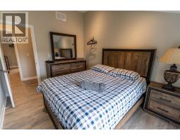 2118 LAKESHORE Road - 32