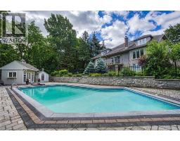 22 BURT Court - 44