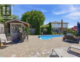 2193 BADER Crescent - 40