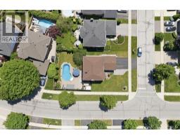 2193 BADER Crescent - 50