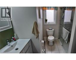 1502 CAEN Avenue - 10