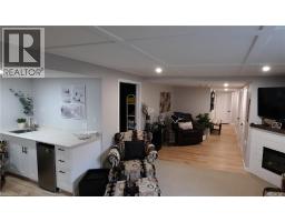 1502 CAEN Avenue - 18