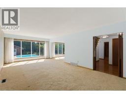 258 CAMELOT Drive - 9