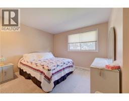 54 STONEGATE Drive - 24