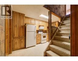 54 STONEGATE Drive - 32