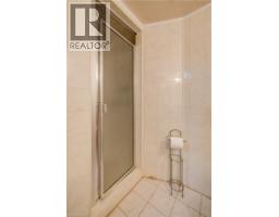 54 STONEGATE Drive - 38