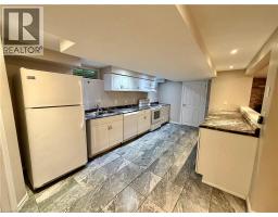 27 ELIZABETH Street - 22