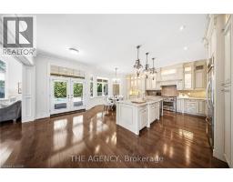 1098 LAKESHORE Road W - 9
