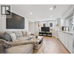 3 QUEENSBROOK Crescent - 25