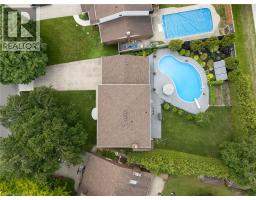 7 THOMSON Road - 35