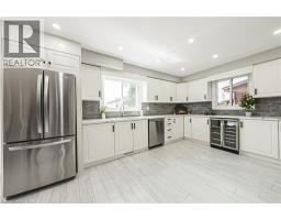 39 PARKWOOD Crescent - 13