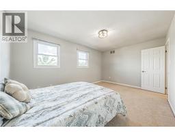 39 PARKWOOD Crescent - 29