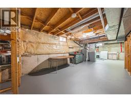 39 PARKWOOD Crescent - 42