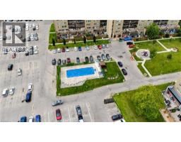 15 NICKLAUS Drive UnitNo. 17 - 32