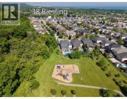 38 RIESLING Street - 35