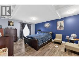 9 WEST Street N - 22