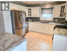 446 S QUEEN Street S - 11