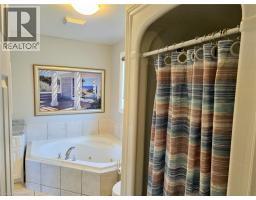 446 S QUEEN Street S - 14