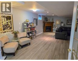 446 S QUEEN Street S - 17