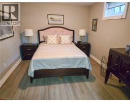 446 S QUEEN Street S - 21