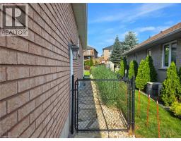 446 S QUEEN Street S - 33