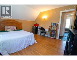 120 CROSS Street E - 36