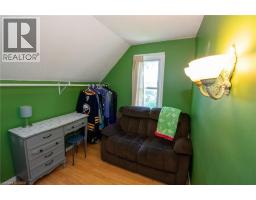 120 CROSS Street E - 37