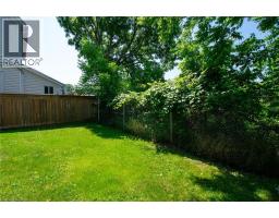 120 CROSS Street E - 44
