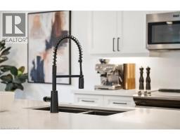 257 LAURENTIAN Drive - 13