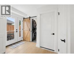 257 LAURENTIAN Drive - 17