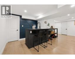 257 LAURENTIAN Drive - 32