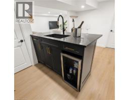 257 LAURENTIAN Drive - 33