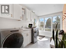 28 MACPHERSON Crescent - 20