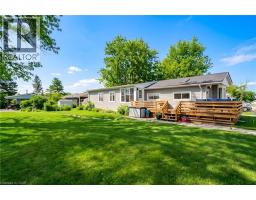 28 MACPHERSON Crescent - 3