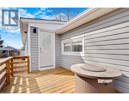 28 MACPHERSON Crescent - 32