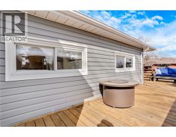 28 MACPHERSON Crescent - 33