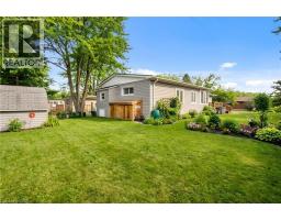 28 MACPHERSON Crescent - 39