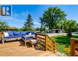 28 MACPHERSON Crescent - 4