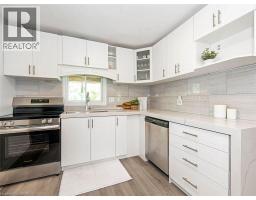 52 STAPLETON Avenue N - 7