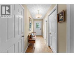 9 KINSMAN Court - 13
