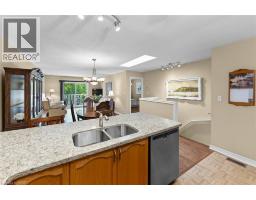 9 KINSMAN Court - 17