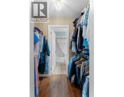 9 KINSMAN Court - 25