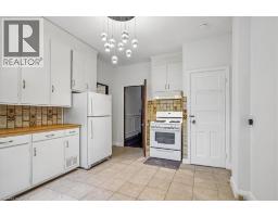 33 SAINT CLAIR Avenue - 16