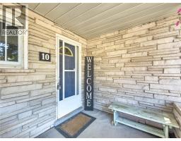10 HILLCREST Street W - 3