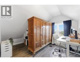 70 GAGE Avenue S - 31
