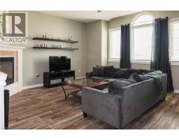 652 SALISBURY Avenue - 9